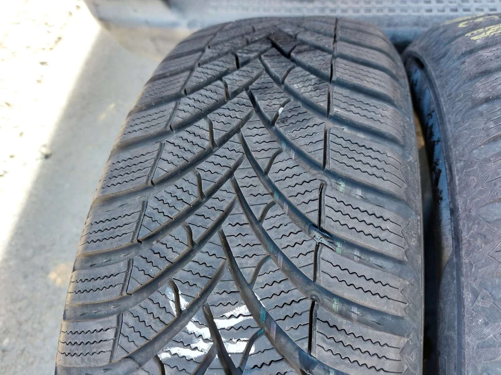 ���� 205/60R16 | Mobile.bg � ����������� 4