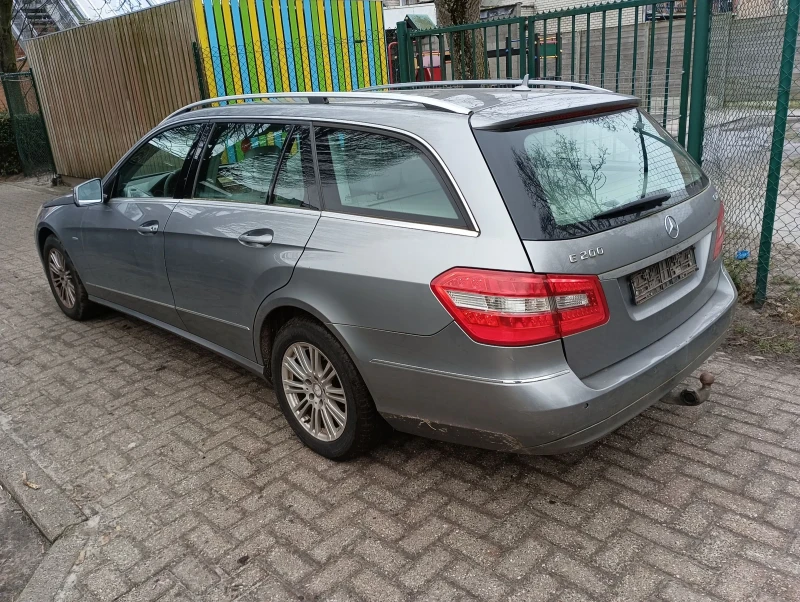 Mercedes-Benz E 200, снимка 6 - Автомобили и джипове - 47241075