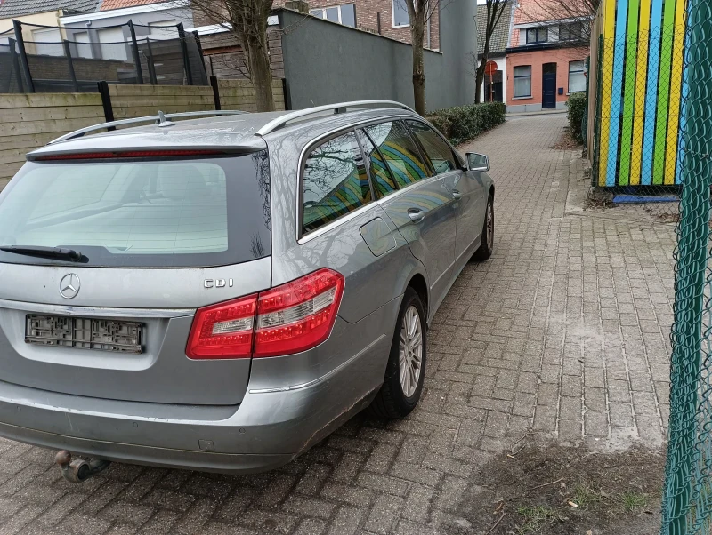 Mercedes-Benz E 200, снимка 4 - Автомобили и джипове - 47241075