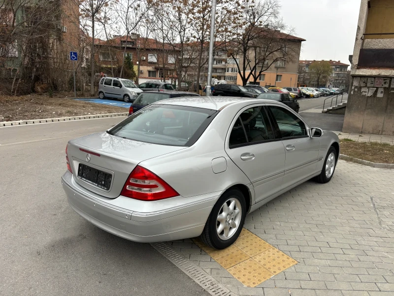 Mercedes-Benz C 180 Kompressor, снимка 4 - Автомобили и джипове - 48343123