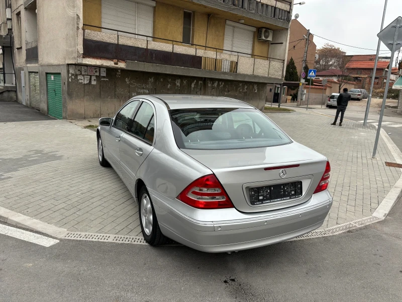 Mercedes-Benz C 180 Kompressor, снимка 3 - Автомобили и джипове - 48343123