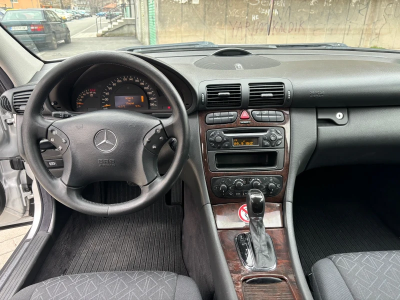 Mercedes-Benz C 180 Kompressor, снимка 7 - Автомобили и джипове - 48343123