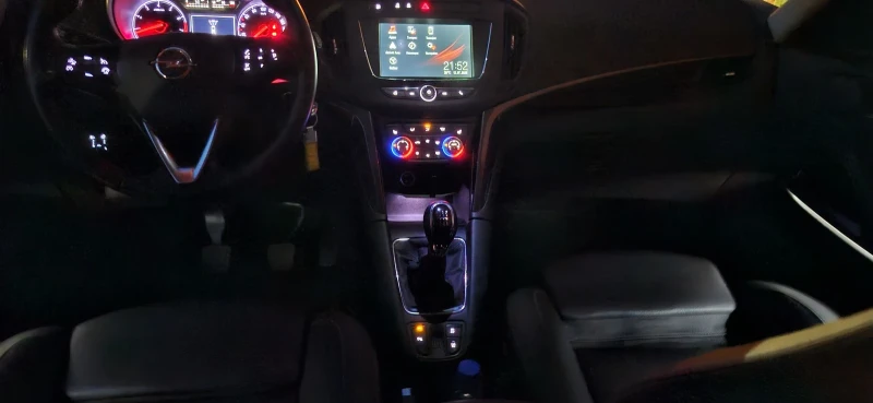 Opel Zafira 1.6 CNG / Turbo / Euro 6 / 96000km., снимка 15 - Автомобили и джипове - 51303832