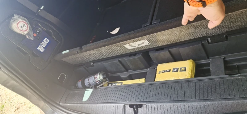 Opel Zafira 1.6 CNG / Turbo / Euro 6 / 96000km., снимка 17 - Автомобили и джипове - 51303832