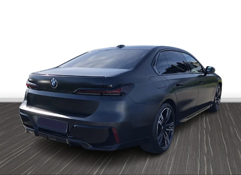 BMW 740 xd Theater Screen* M Pack* B&W* * ЛИЗИНГ* , снимка 2 - Автомобили и джипове - 51916909