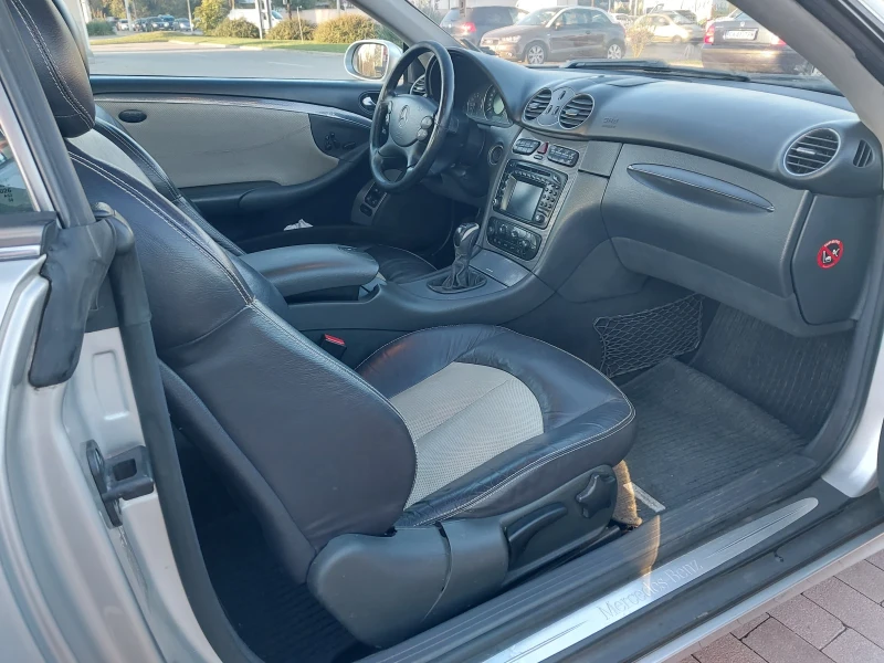 Mercedes-Benz CLK 240, снимка 8 - Автомобили и джипове - 53091578