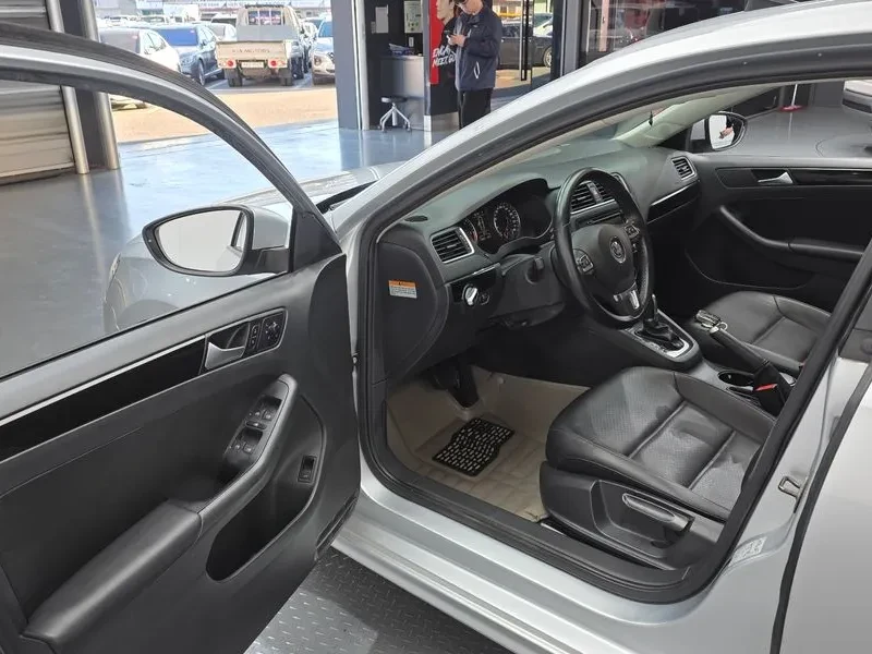 VW Jetta 2.0 TDI, снимка 11 - Автомобили и джипове - 53415936