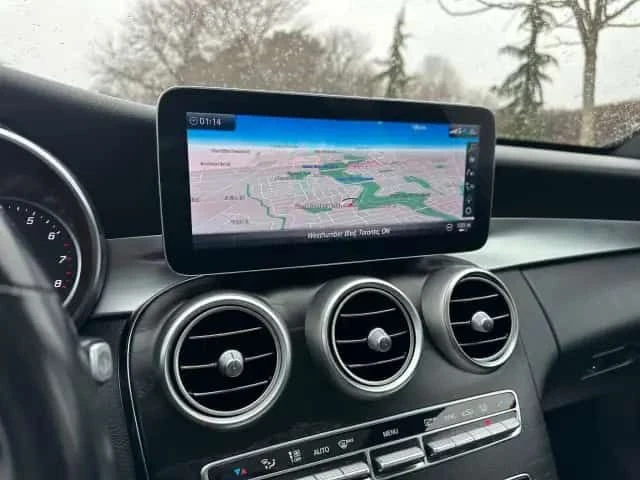 Mercedes-Benz C 300 * WAGON / SPORT PACKAGE / ПОДГРЕВИ / CARFAX , снимка 13 - Автомобили и джипове - 53535661