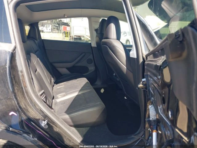 Tesla Model Y LONG RANGE* DUAL MOTOR* КОЖА* ПОДГРЕВ* ПАНОРАМА* , снимка 8 - Автомобили и джипове - 55452352