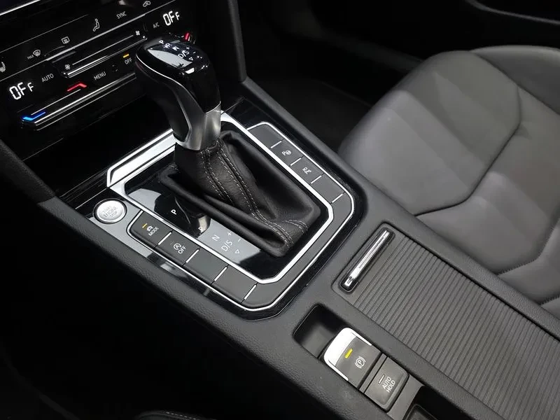 VW Arteon R-LINE 4MOTION, снимка 9 - Автомобили и джипове - 55562157
