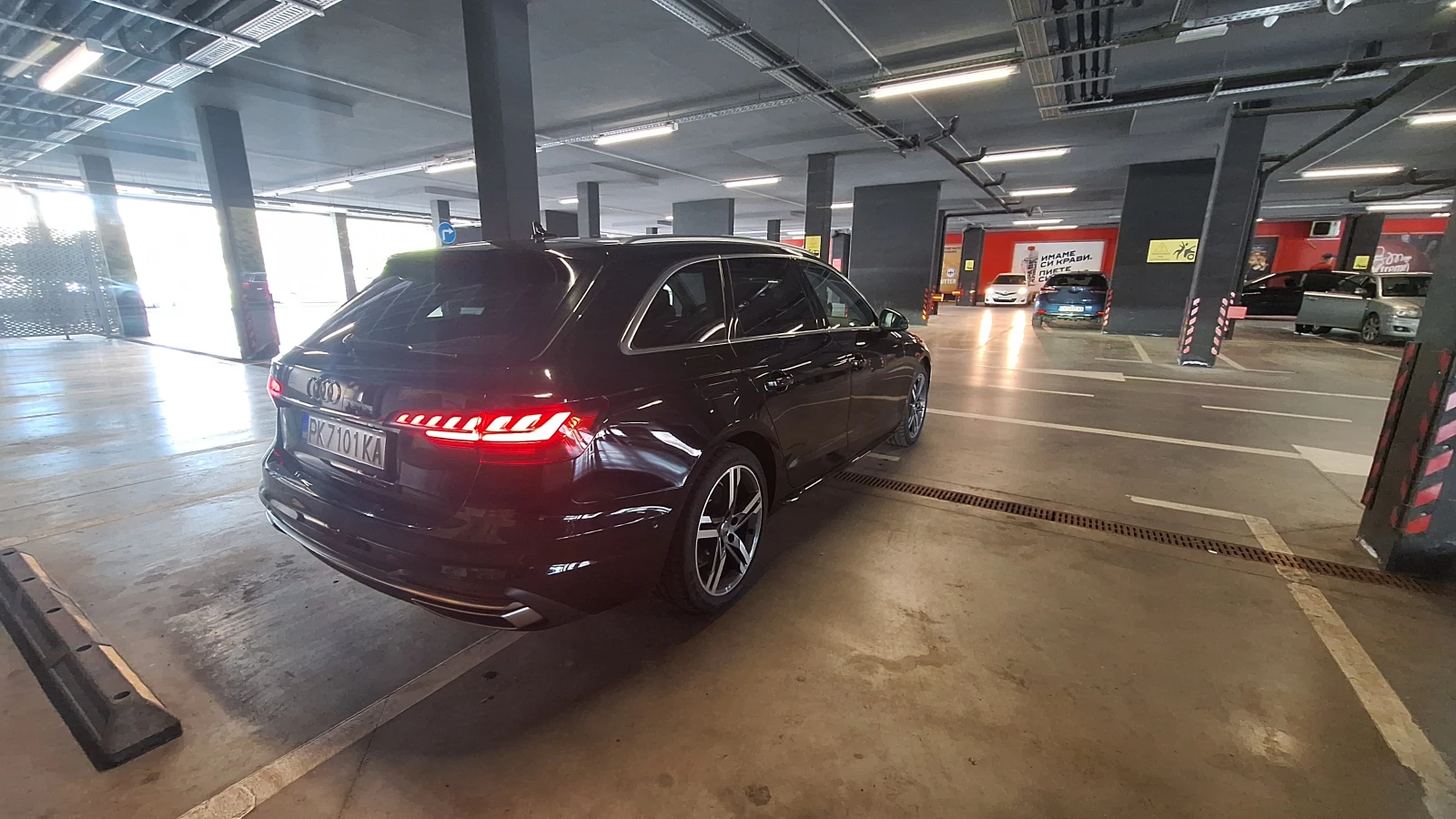 Audi A4 Advanced* ACC* CAM360* Virtual* Head-up* Matrix LE, снимка 4 - Автомобили и джипове - 55751557