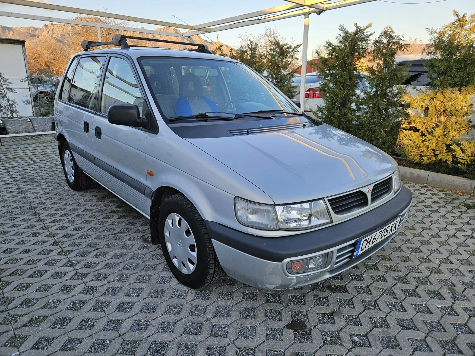 Mitsubishi Space runner 1.8i-122кс= 4х4!= КЛИМАТИК= ГАЗ - изображение 2