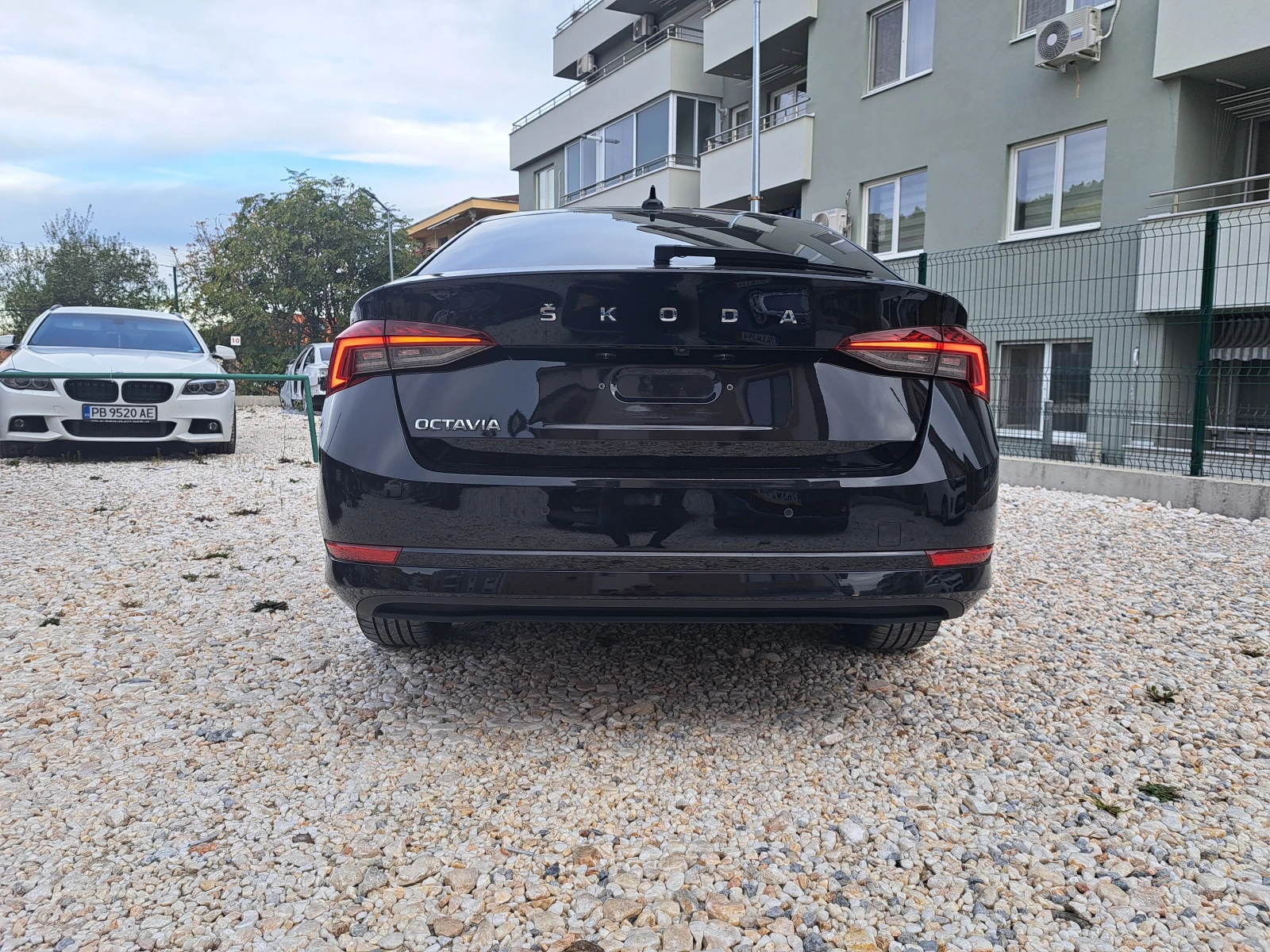 Skoda Octavia 2.0TDi 150к.с DSG Style Plus - изображение 6