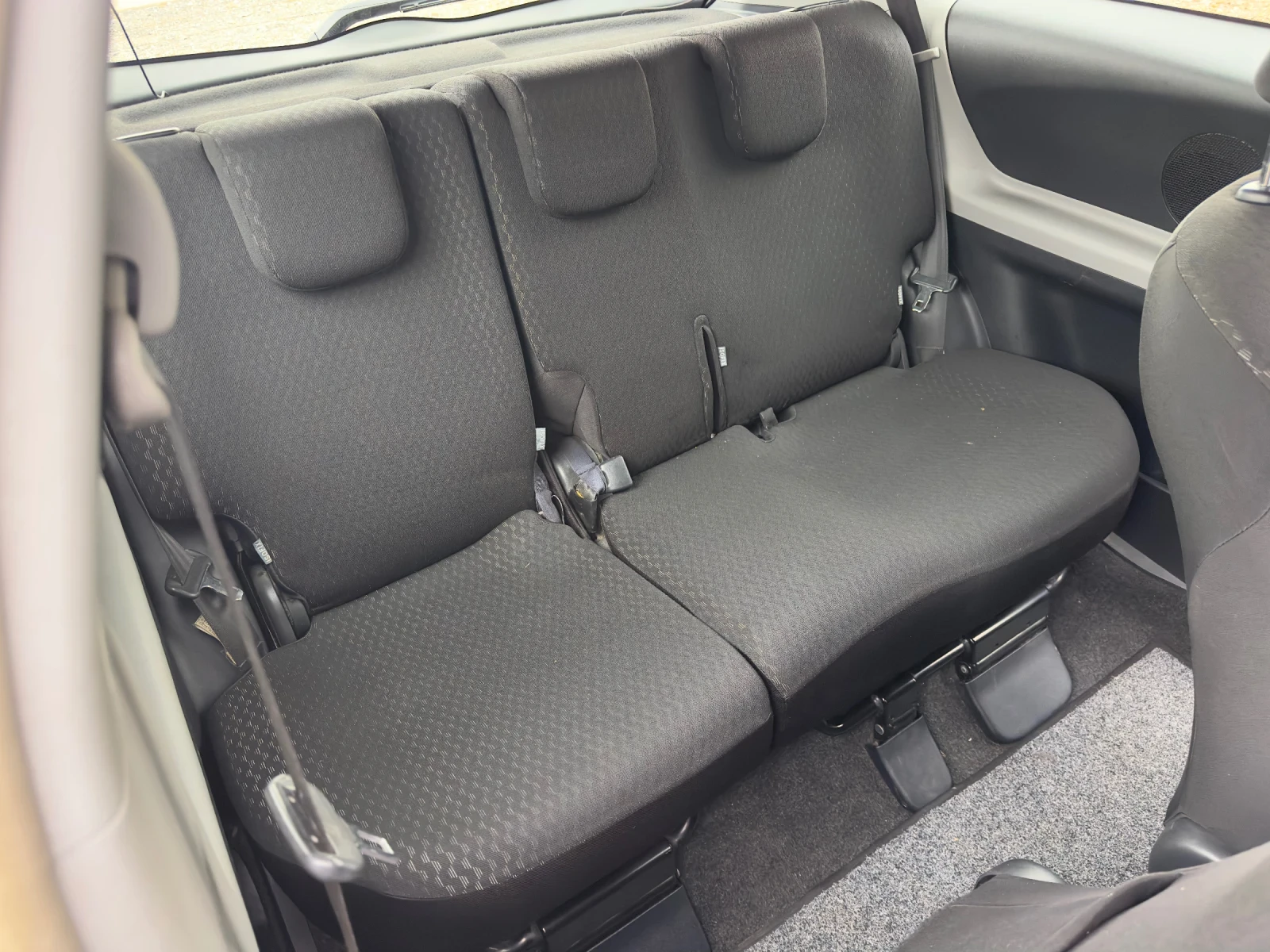 Toyota Yaris 1.8vvti TS 133 кс - изображение 8