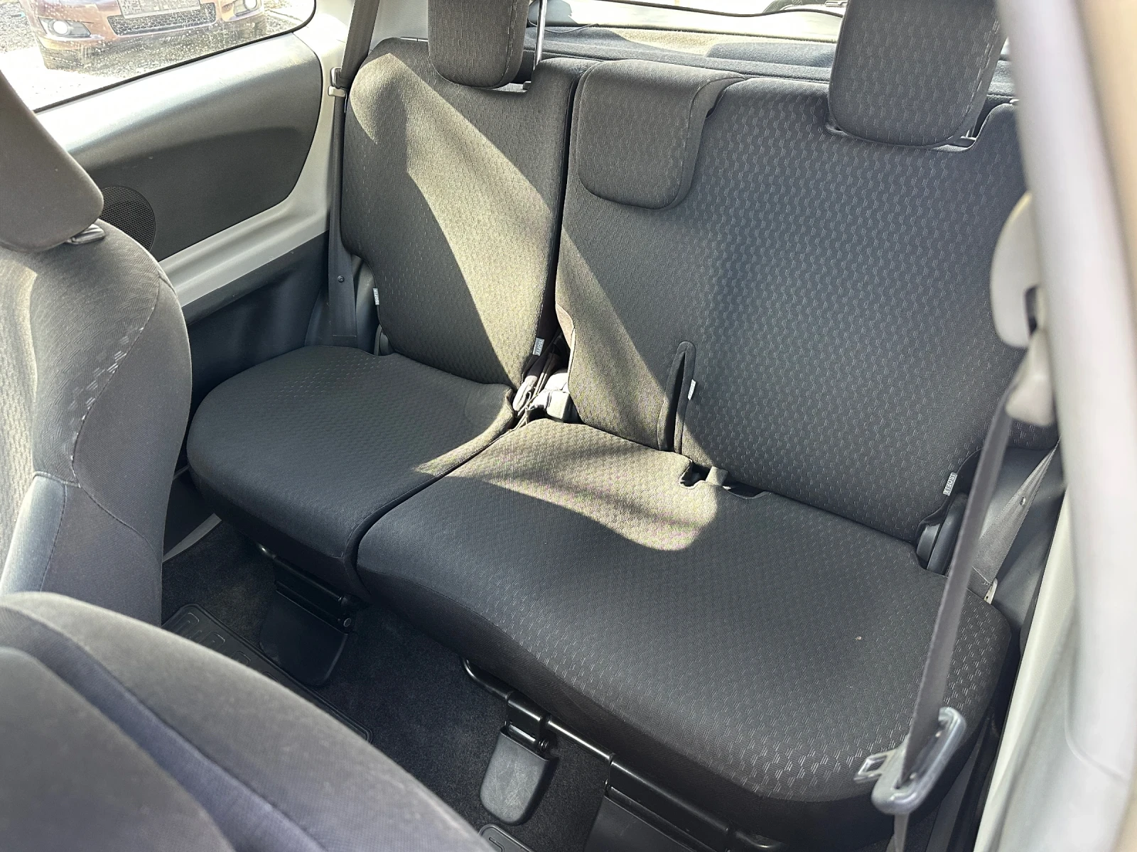 Toyota Yaris 1.8vvti TS 133 кс, снимка 9 - Автомобили и джипове - 53882033