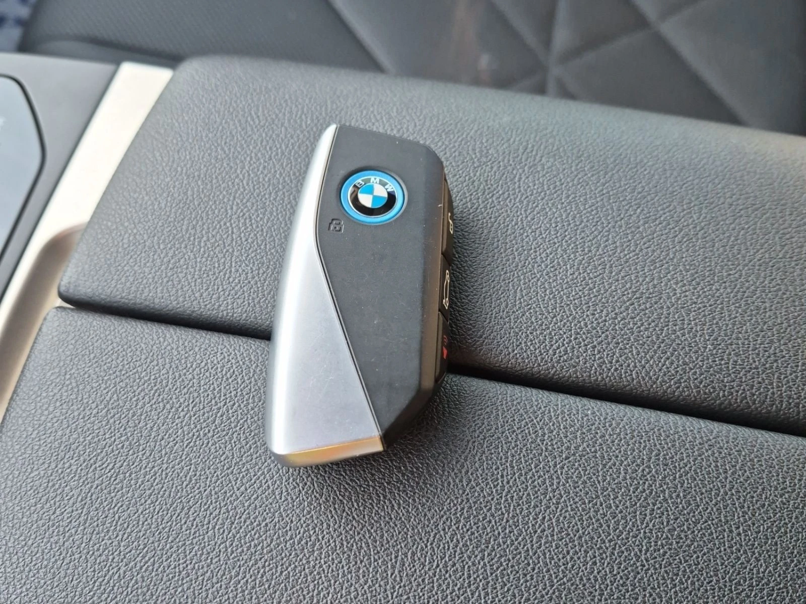 BMW iX XDRIVE50 � ����������� & ���� ������ | Mobile.bg � ����������� 14