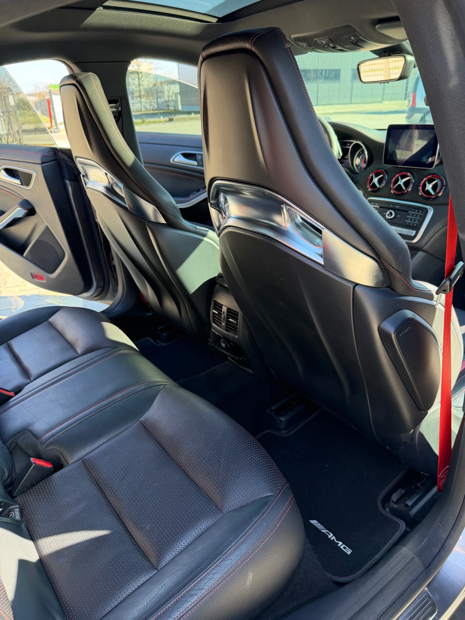 Mercedes-Benz CLA 45 AMG 4Matic* YellowArt Edition* Aero* LED* NP* Pano, снимка 11 - Автомобили и джипове - 53746624