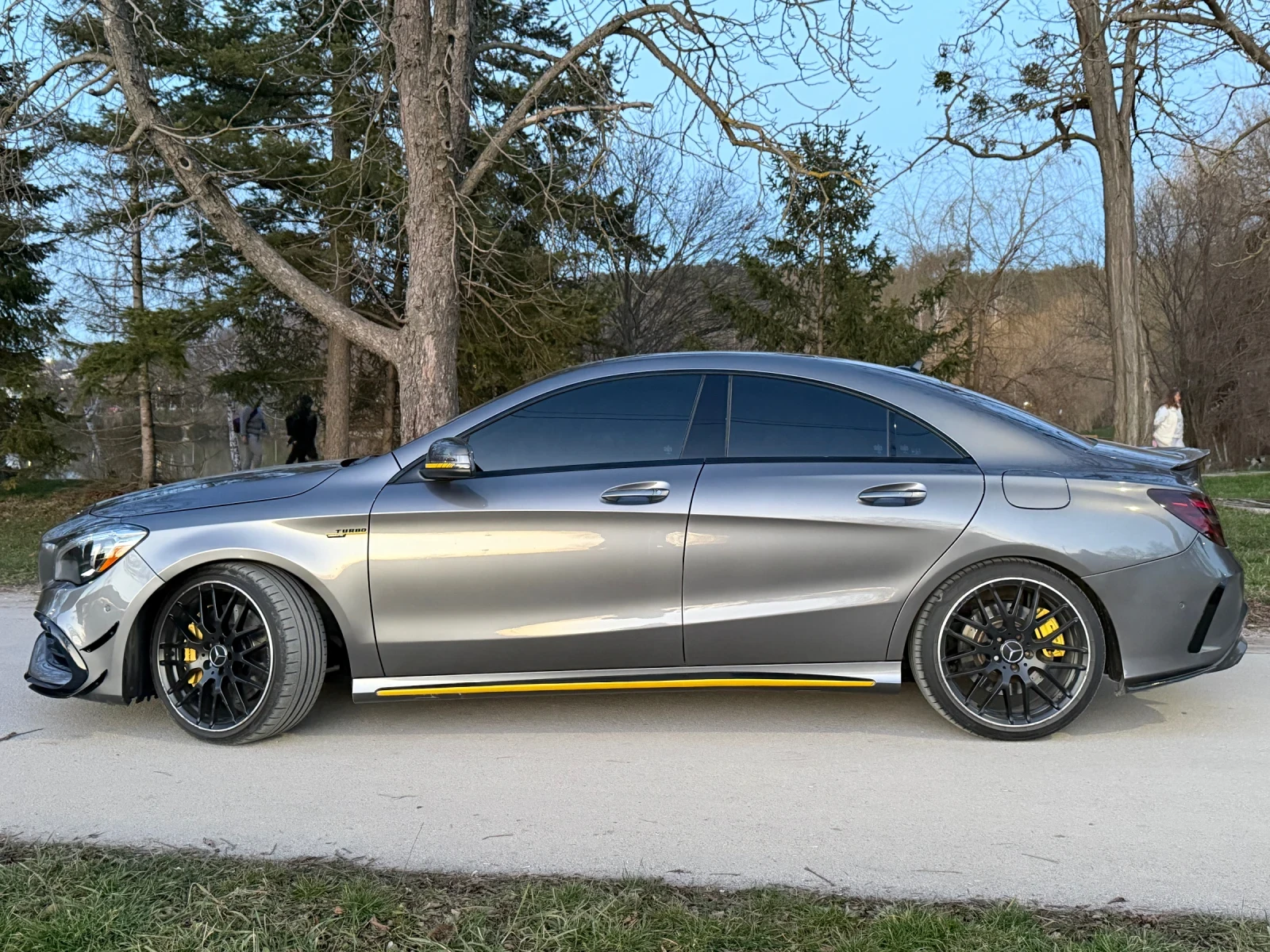 Mercedes-Benz CLA 45 AMG 4Matic* YellowArt Edition* Aero* LED* NP* Pano, снимка 2 - Автомобили и джипове - 53746624
