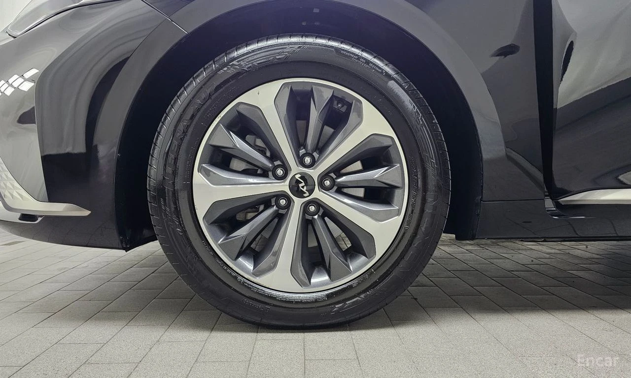 Kia K8 HYBRID* NOBLESSE* ПОДГРЕВ* ОБДУХВАНЕ* LANE* ASSIST, снимка 5 - Автомобили и джипове - 54577389