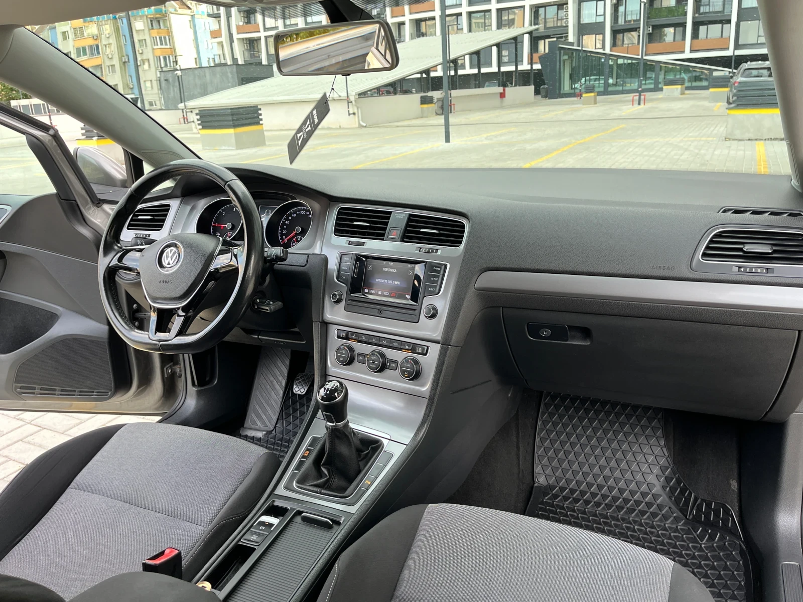 VW Golf 1.6TDI/110/2016Г, снимка 13 - Автомобили и джипове - 55222623