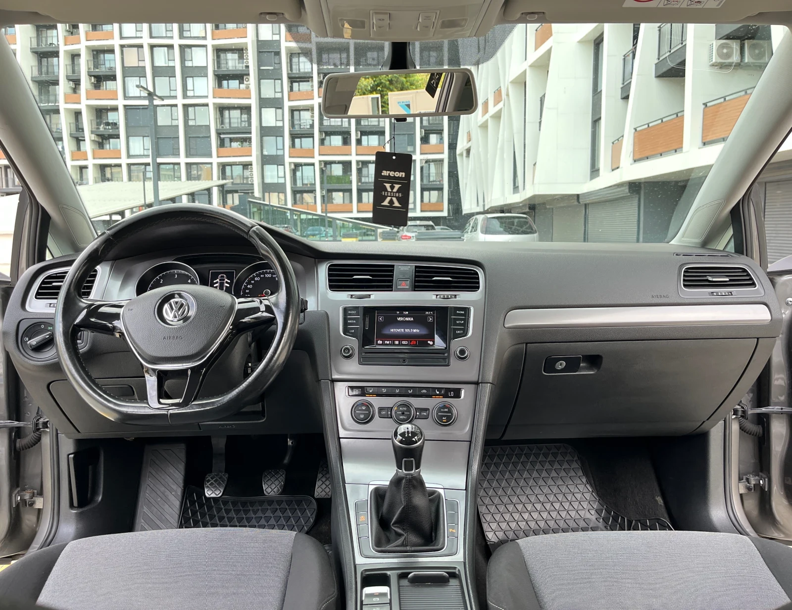 VW Golf 1.6TDI/110/2016Г, снимка 12 - Автомобили и джипове - 55222623