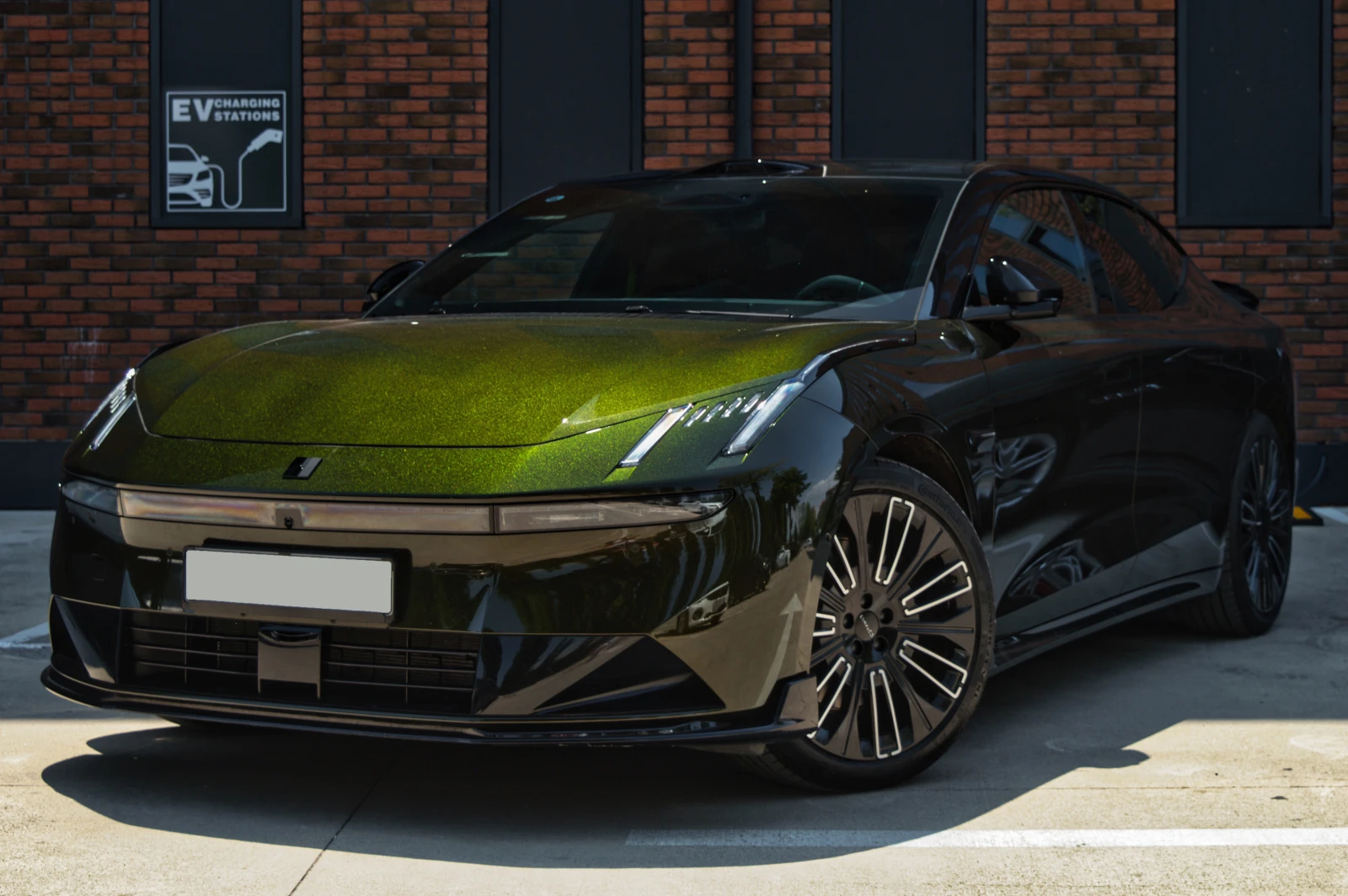 LynkCo 10 EM-P Ultra Sport+ 