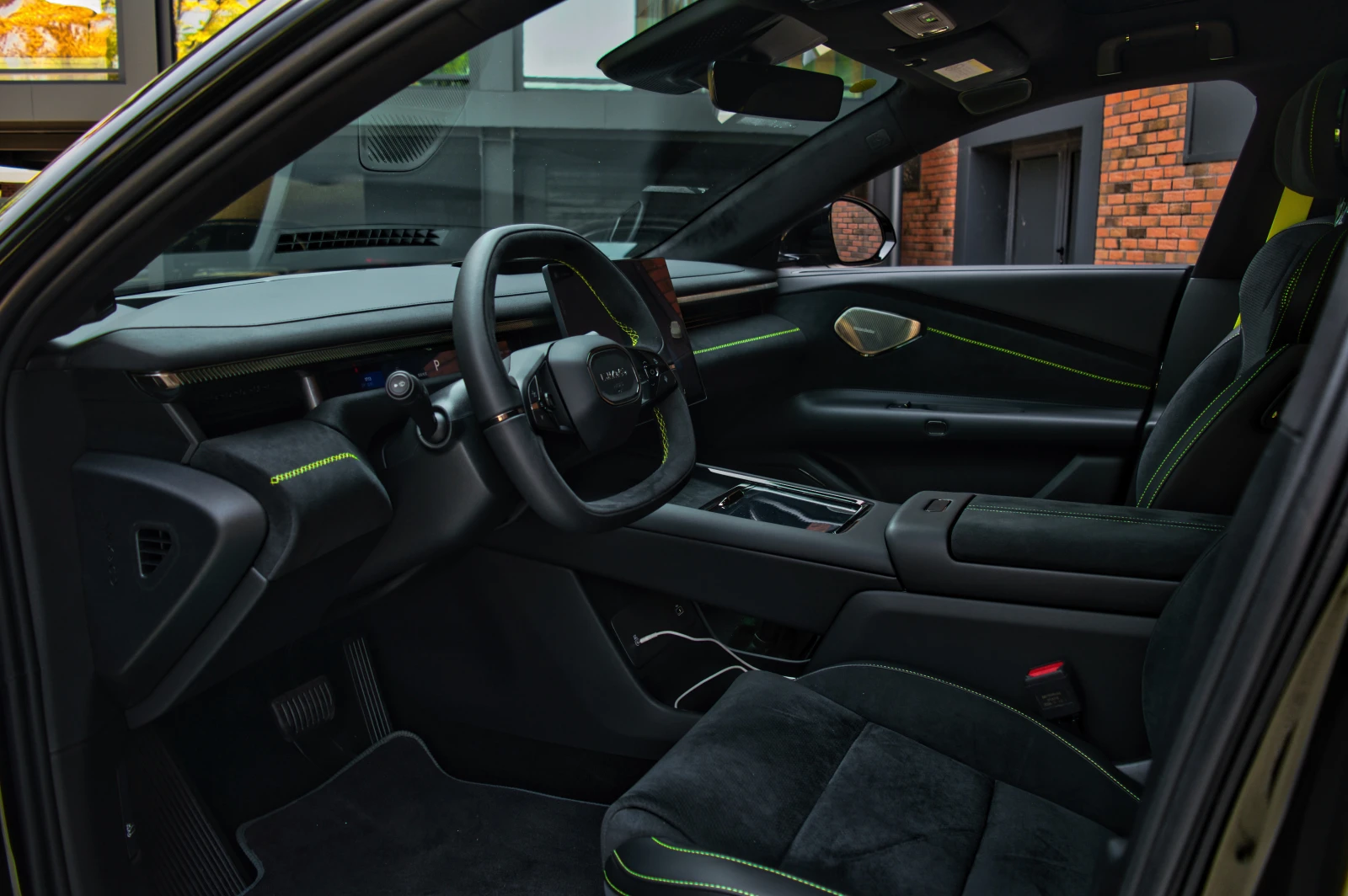 LynkCo 10 EM-P Ultra Sport+ , снимка 8 - Автомобили и джипове - 55559566