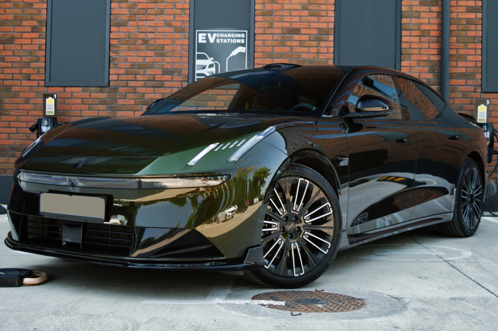 LynkCo 10 EM-P Ultra Sport+ , снимка 9 - Автомобили и джипове - 55559566