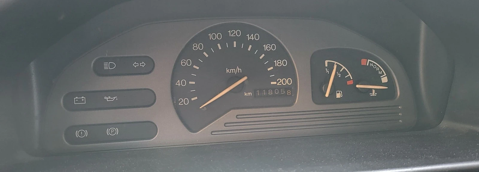 Ford Fiesta 1.1, снимка 11 - Автомобили и джипове - 55621800
