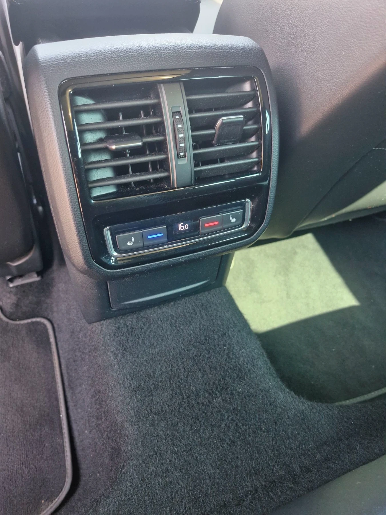 VW Passat VW PASSAT 2.0 TDI R-LINE, снимка 7 - Автомобили и джипове - 55968723