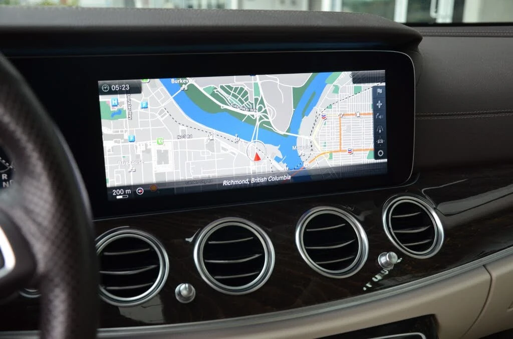 Mercedes-Benz E 400 BURMESTER/360 CAMERA/ПАНОРАМА/HUD/ROAD ASSIST/    , снимка 13 - Автомобили и джипове - 56085989