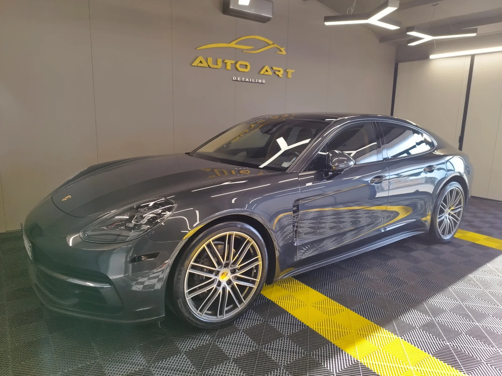 Porsche Panamera 3.0    75 000km