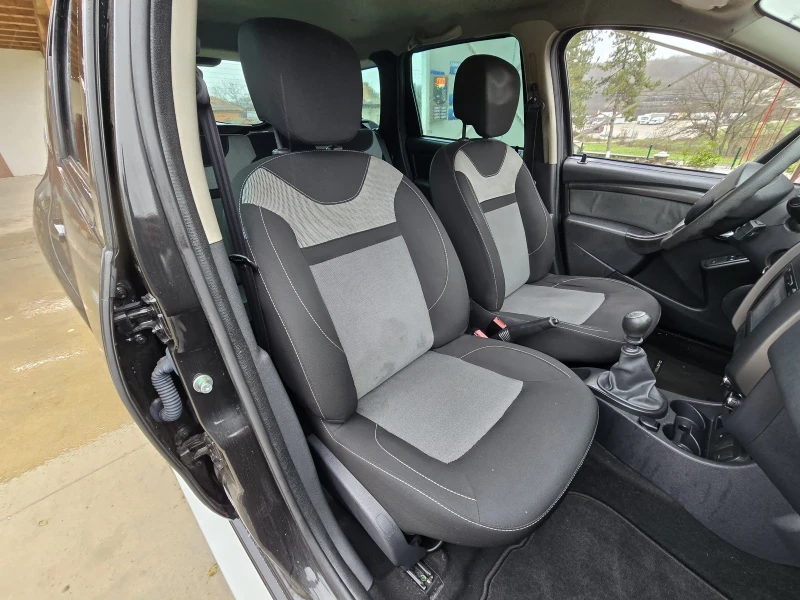 Dacia Duster 1.5dci 110к.с Топ състояние , снимка 12 - Автомобили и джипове - 52671440