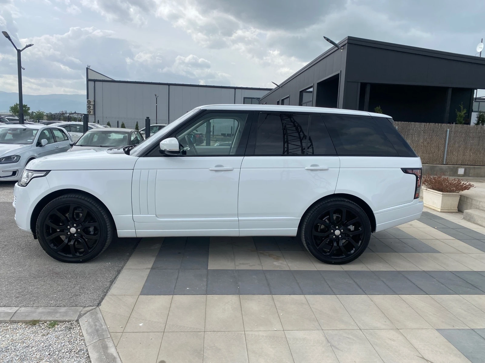 Land Rover Range rover  3.0HSE* 250ps* KOJA* NAV - изображение 4