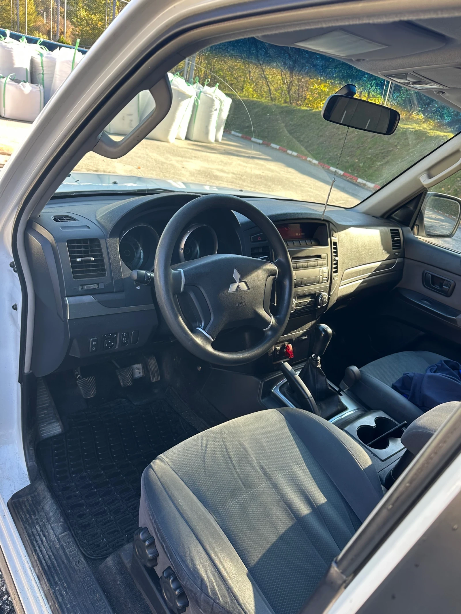 Mitsubishi Pajero 3.2 - изображение 8