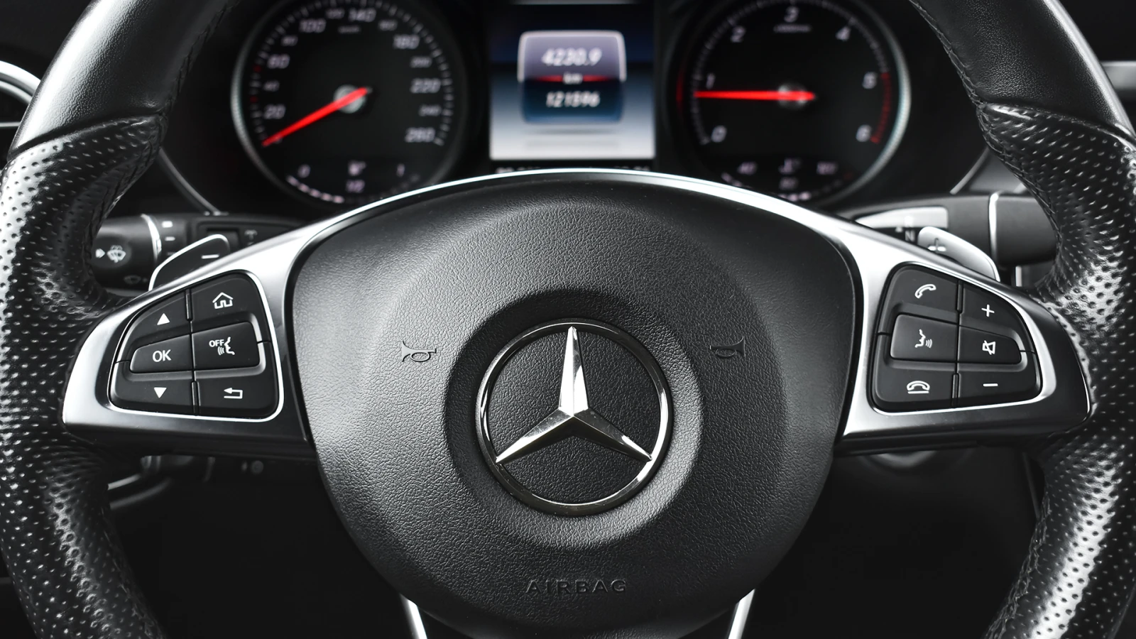 Mercedes-Benz GLC 220 d AMG Line 4MATIC - изображение 10