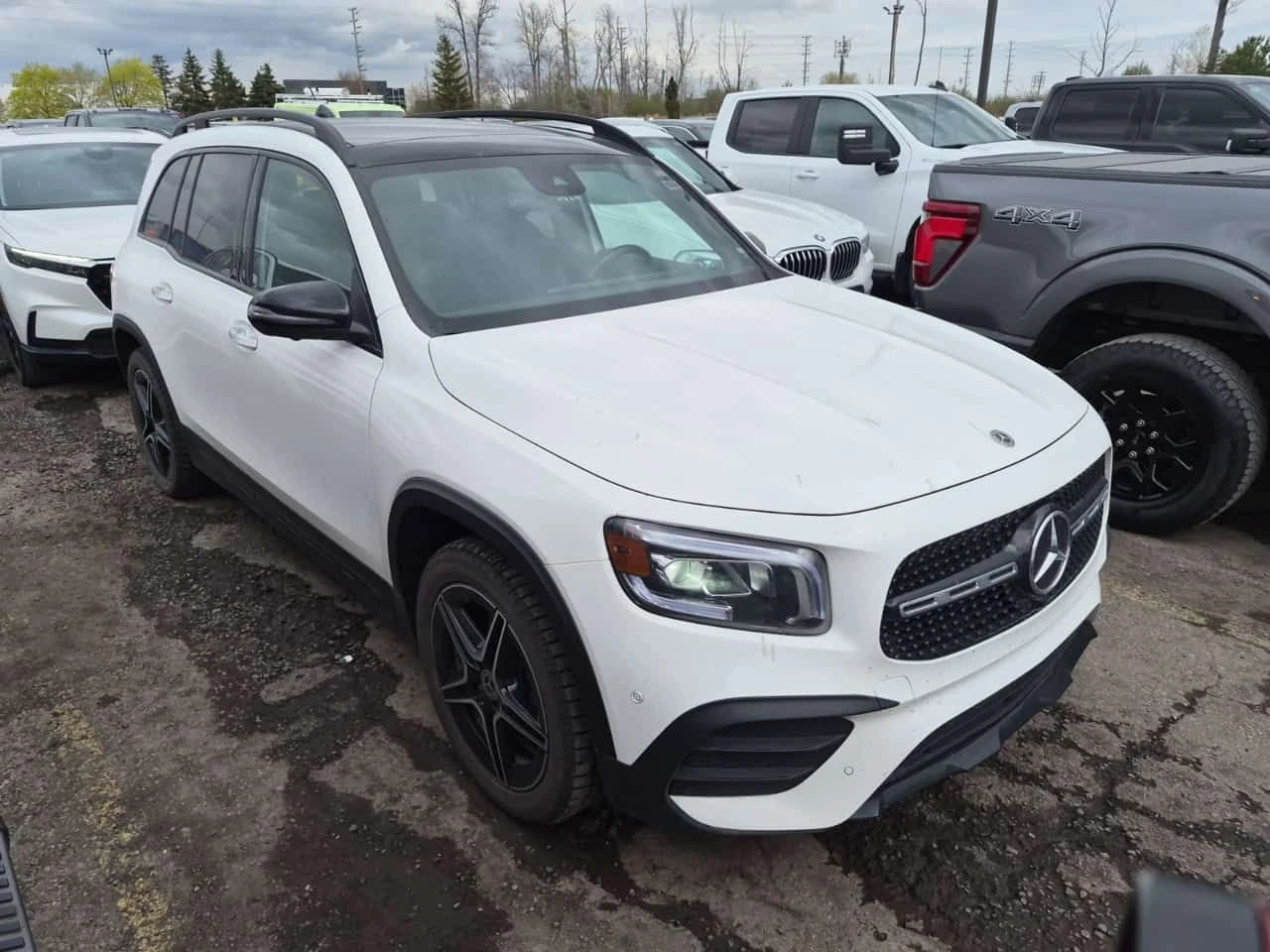 Mercedes-Benz GLB АМГ ПАКЕТ/250/CARFAX/ПАНО/ПОДГРЕВ/2 КЛЮЧА/+ ГУМИ, снимка 2 - Автомобили и джипове - 54417502