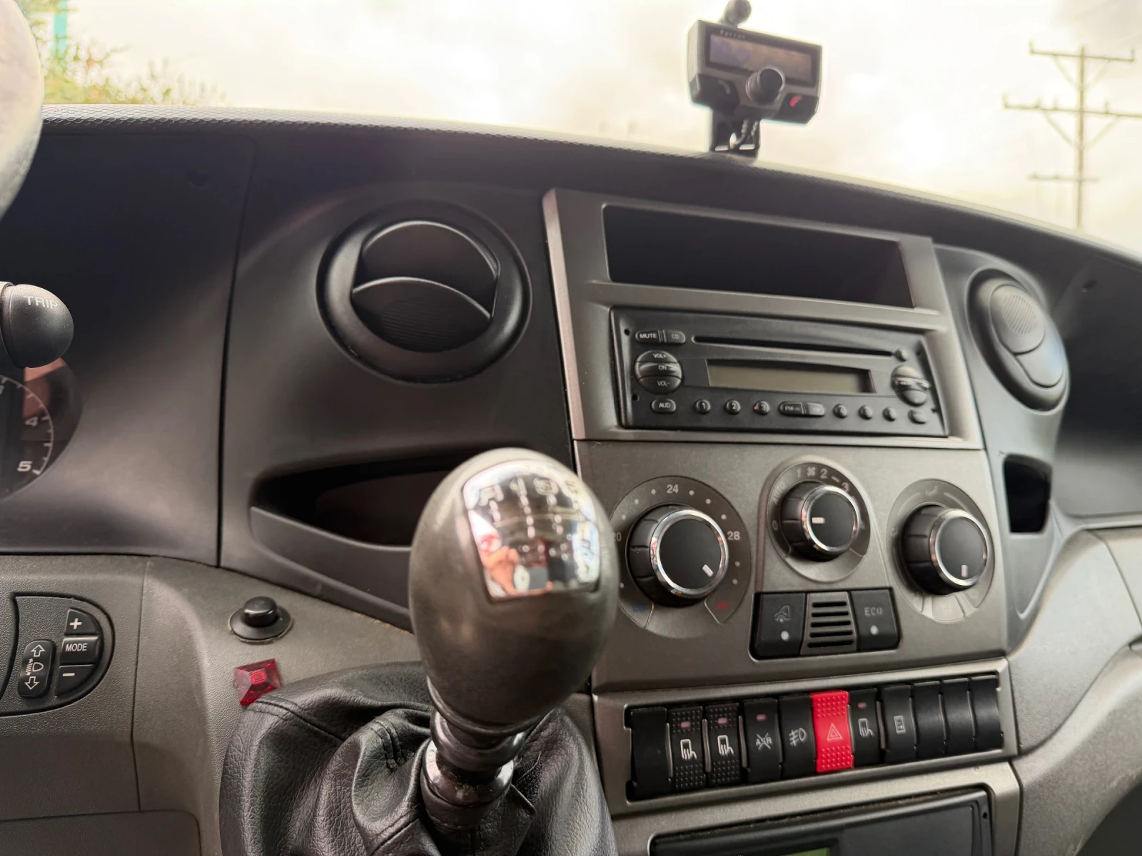 Iveco Daily 3.0HPI* 35C21* Euro5b* Климатик* Падащ борд, снимка 5 - Бусове и автобуси - 54079058