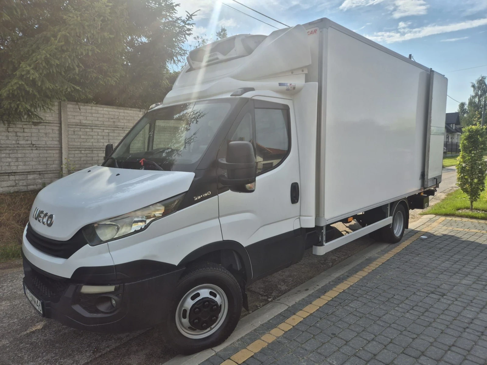 Iveco Daily 3.0 , 150 к.с. падащ борд, хладилен , двойна гума