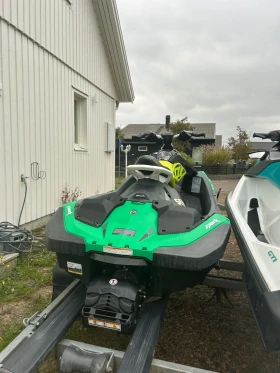 Джет Bombardier Sea Doo Spark Trixx, снимка 3
