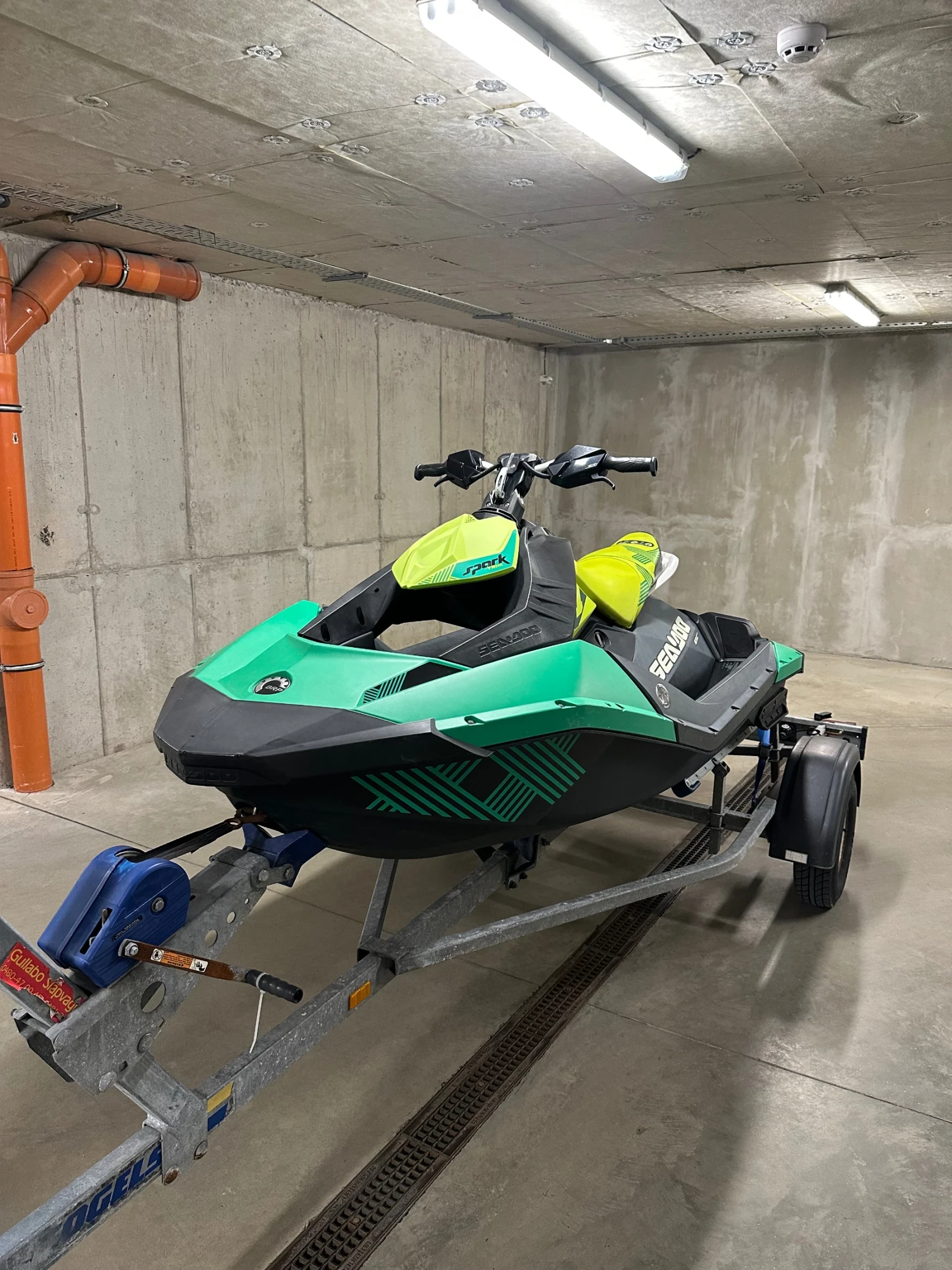 Джет Bombardier Sea Doo Spark Trixx