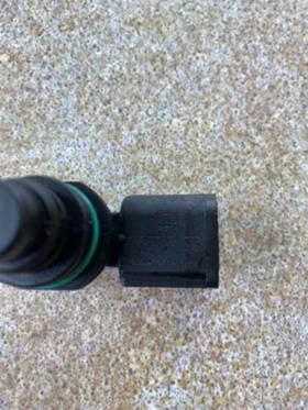 Датчик разпределителен вал Vw Golf 1.6 FSI Hella 6PU 009 121-451 , снимка 9