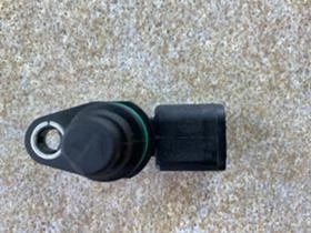 Датчик разпределителен вал Vw Golf 1.6 FSI Hella 6PU 009 121-451 , снимка 8