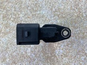 Датчик разпределителен вал Vw Golf 1.6 FSI Hella 6PU 009 121-451 , снимка 6