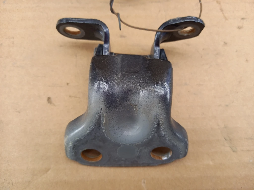 Панта врата задна лява горна Субару Форестър (7)