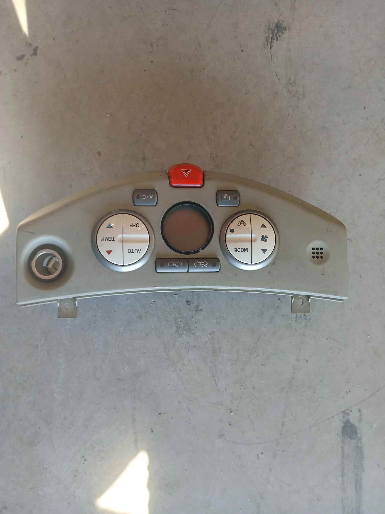 27500 AX700 климатроник Nissan Micra K12