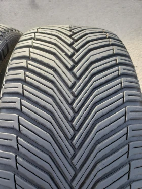 Гуми Всесезонни 225/40R19, снимка 1