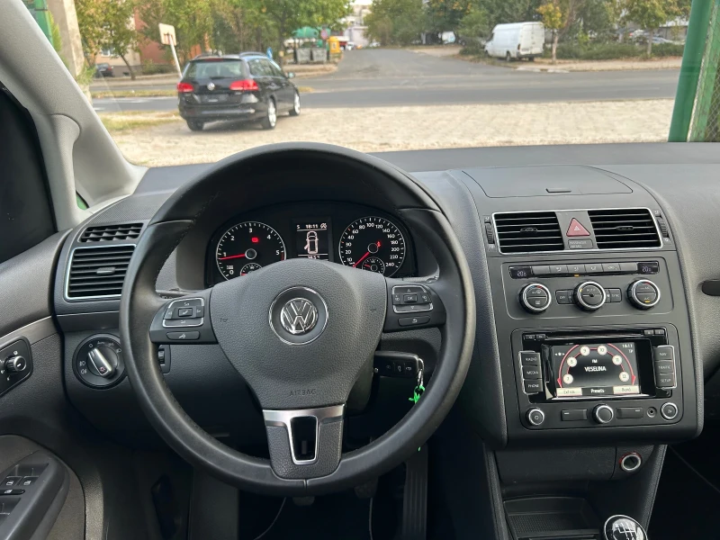 VW Touran 2.0 TDI, снимка 8 - Автомобили и джипове - 47474824