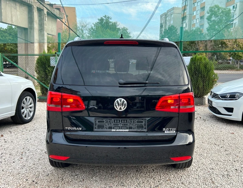 VW Touran 2.0 TDI, снимка 5 - Автомобили и джипове - 47474824