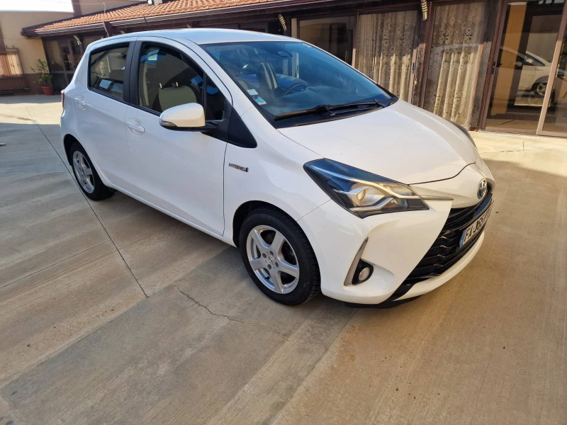 Toyota Yaris 1.5 Hybrid e-CVT, снимка 4 - Автомобили и джипове - 47855576